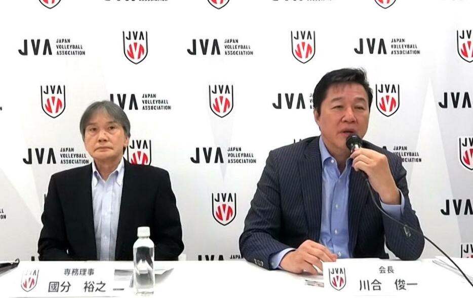 左からJVAの國分裕之専務理事、川合俊一会長