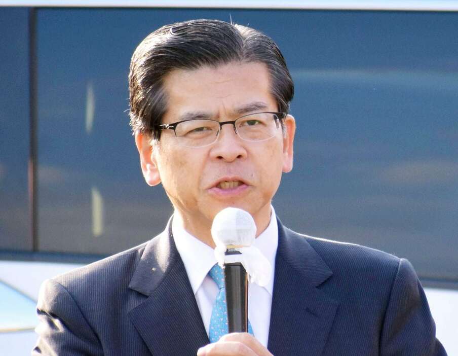 候補者への支持を訴える公明党の石井啓一代表＝26日午後、北海道砂川市（長橋和之撮影）