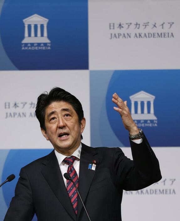 [写真]アベノミクスを推し進めてきた安倍晋三首相（ロイター/アフロ、2013年5月撮影）