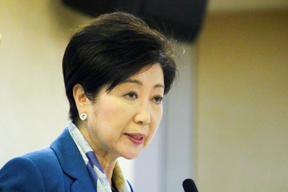 定例会見の小池百合子都知事＝2017年10月27日