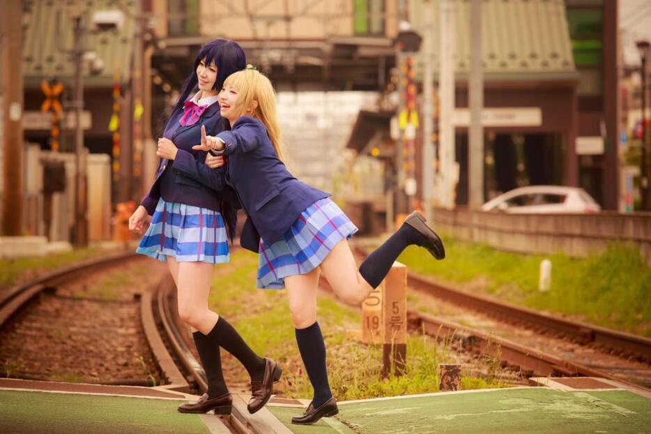 写真左：園田海未/牧瀬あんじ（@anji_donguri）、同右：南ことり/クオン（@ku0n_pu）ラブライブ！ School idol project