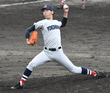 2年春に甲子園のマウンドを踏んだ長身左腕。悔しさを糧に努力を続け、確かな成長を見せた[写真=BBM]