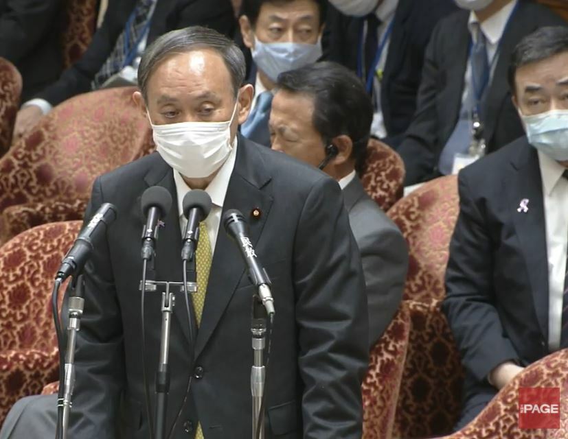 [画像]25日に開かれた集中審議で答弁する菅首相