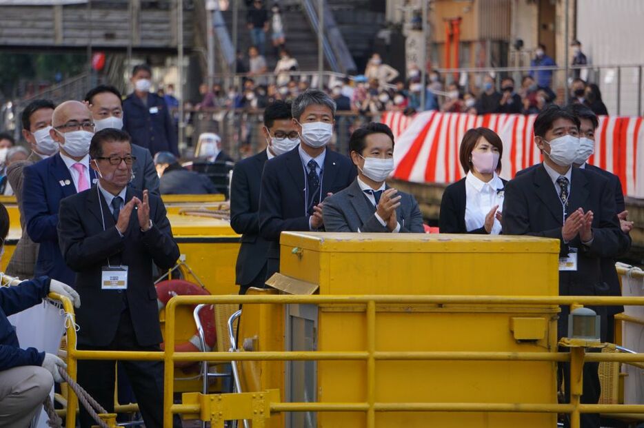 大阪市の松井市長の姿もみられた