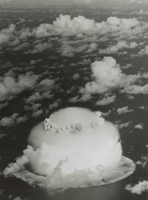 [資料写真]1946年7月にアメリカ軍がビキニ環礁で行ったクロスロード作戦によるきのこ雲（提供：U.S. Library of Congress/ロイター/アフロ