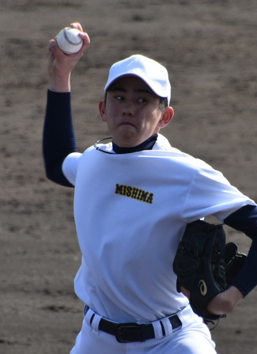 植松麟之介選手＝静岡県裾野市の裾野球場で２０２１年２月２７日、深野麟之介撮影