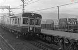 上りの横浜行き。この列車は4連のようだ（1964年11月4日、楠居利彦撮影）。