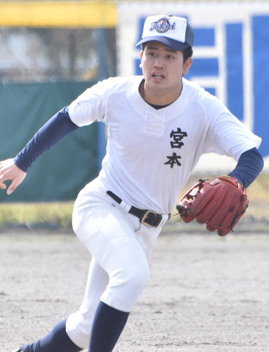 宮本泰成遊撃手＝静岡市で２０２１年２月２７日、金子昇太撮影