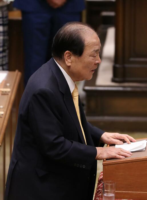 国会の党首討論で安倍首相に質問する維新の片山共同代表（撮影：2019年6月19日　写真：つのだよしお/アフロ）