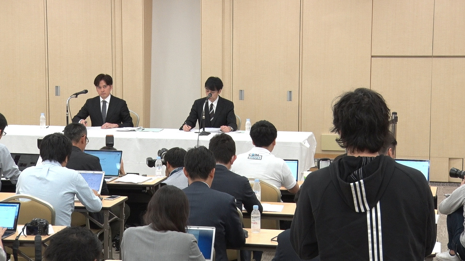 「どうしてうちが狙われたのか、思い当たる節がない」と小田社長（左）