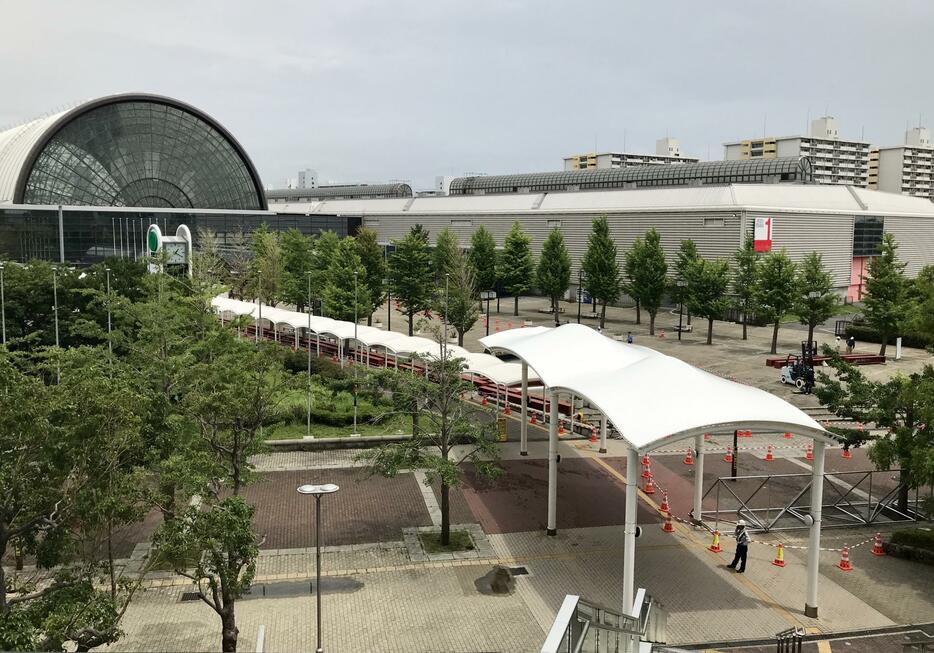 ［写真］G20大阪サミットの会場となったインテックス大阪はフェンスなどが撤去されていた＝1日午後、大阪市住之江区で