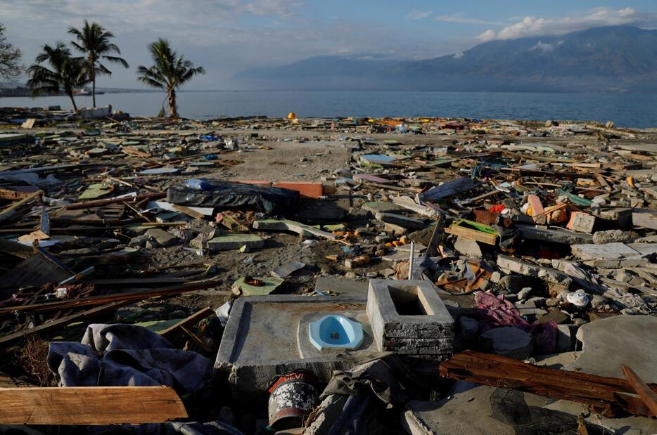 インドネシア・スラウェシ島を襲った津波で破壊された沿岸部（写真：ロイター/アフロ）