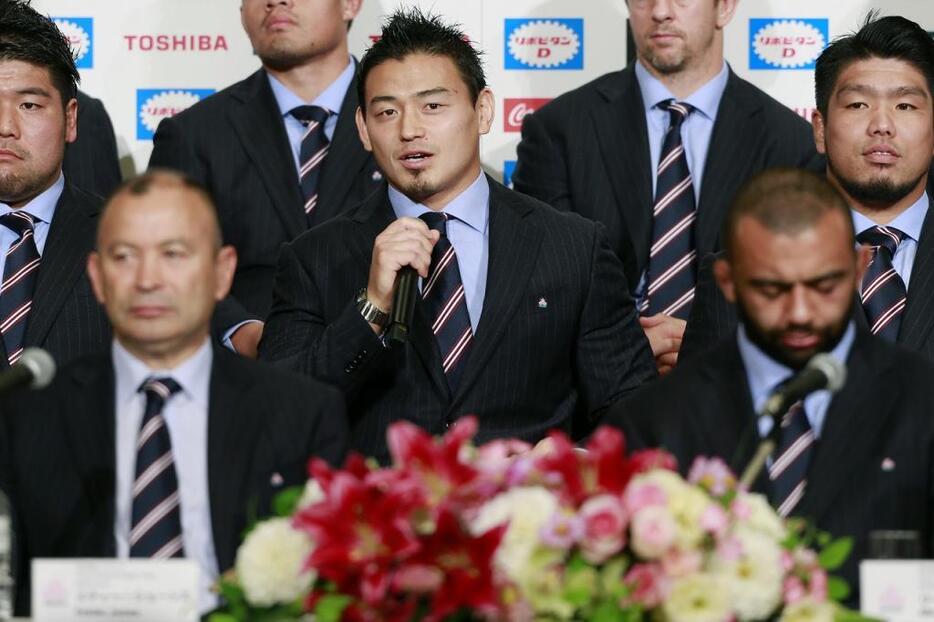 [写真]帰国会見に臨む五郎丸歩（撮影：小池義弘）