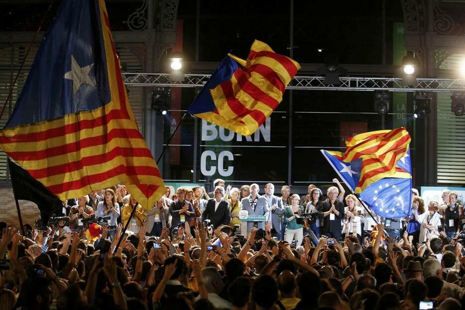 [写真]9月末に行なわれたカタルーニャ州議会選挙で独立派が過半数を確保した(ロイター/アフロ)