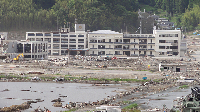 [写真]震災から3か月後の岩手県・陸前高田市の市役所。同市では1700人以上が震災で犠牲となった