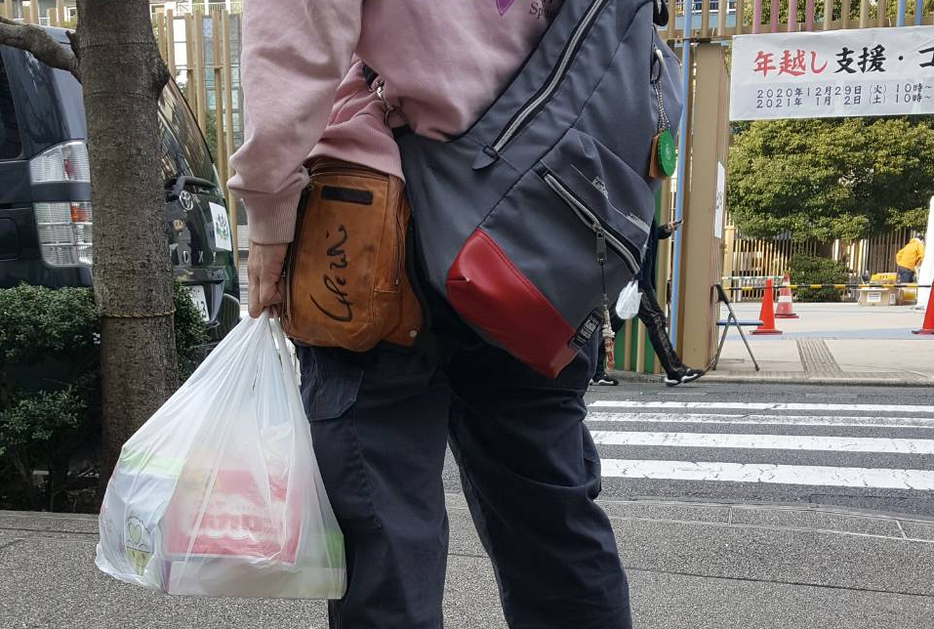 突然解雇を告げられ、誰にも頼れなかったと語る草木さん（撮影：岩崎大輔）