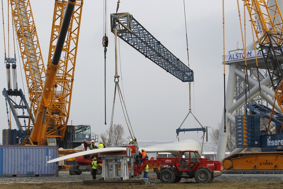 フランス・アルストム社が洋上風力発電所を建設　（2012年　写真：ロイター／アフロ）