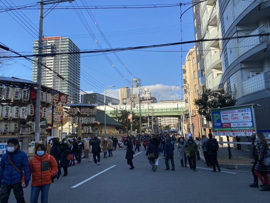 今宮戎神社で開かれた十日戎（えびす）。神社前には今年は露店が出店しなかった