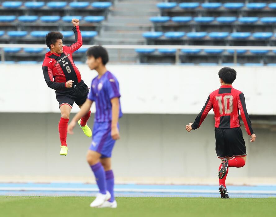 矢板中央の小川心が均衡を破るゴールを決めて4強進出（写真：森田直樹/アフロスポーツ）