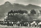1974年5月に行われたSLのお別れ運転。写真は下北半島の秀峰・釜臥山を背景に田名部川鉄橋を渡る列車