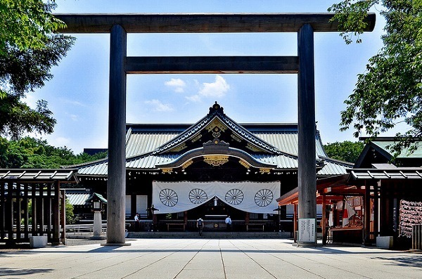 ［写真］首相参拝の是非をめぐって議論の絶えない靖国神社   Toshihiro Gamo photo