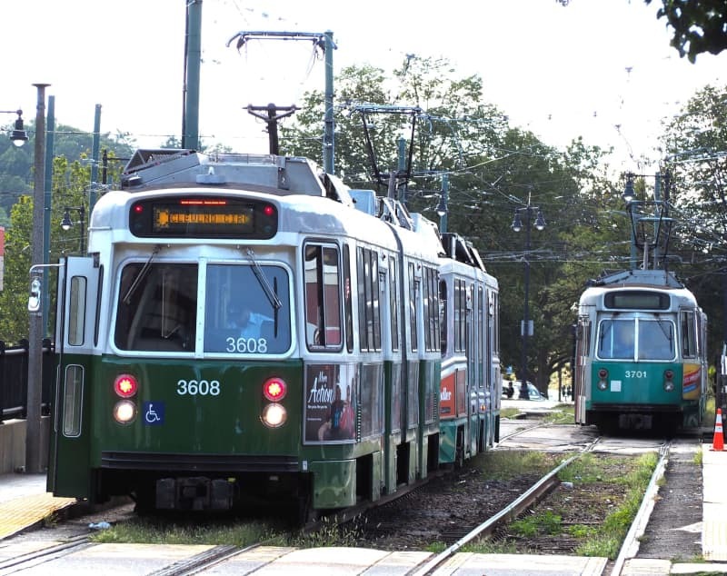 ボストンの次世代型路面電車（ＬＲＴ）のグリーンライン＝２０１６年９月、筆者撮影