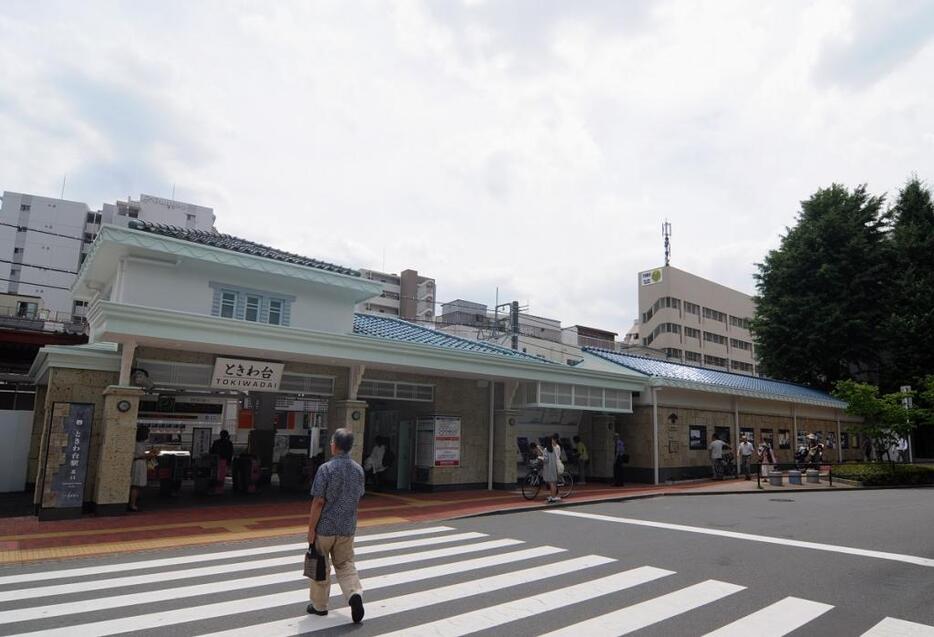 5月30日にリニューアルした東武鉄道のときわ台駅。協議会との話し合いも踏まえ、デザイン・色調は街に調和するような工夫された