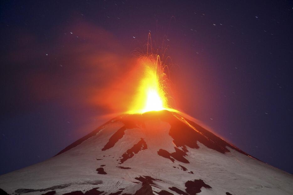 ビジャリカ山が噴火＝2015年3月3日（ロイター/アフロ）