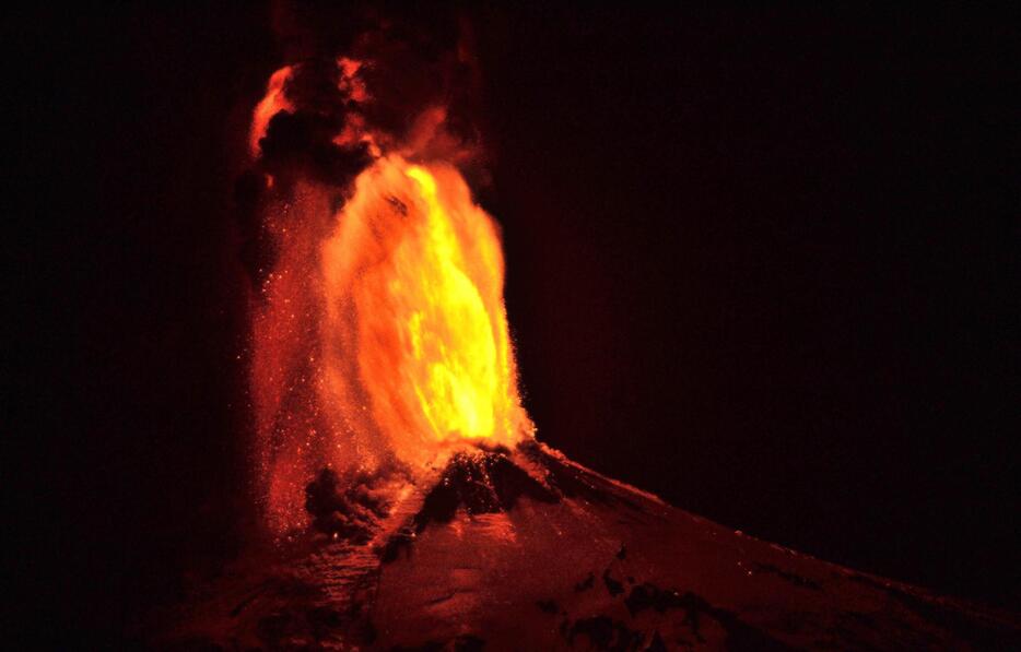 ビジャリカ山が噴火＝2015年3月3日（ロイター/アフロ）