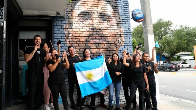 マイアミにあるメッシの壁画が描かれたアルゼンチン料理店(写真:AP/アフロ)