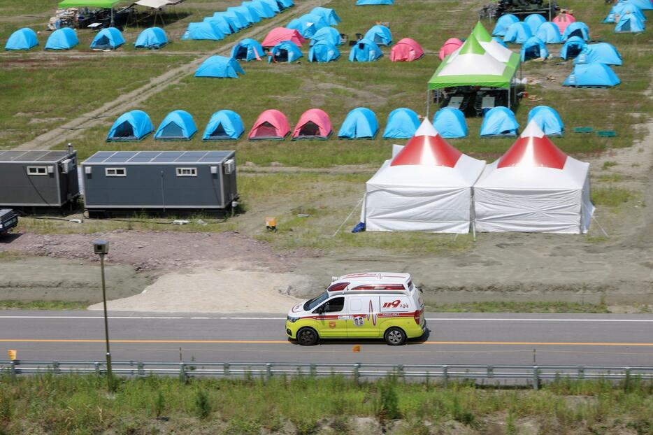 2日、韓国・セマングムで「世界スカウトジャンボリー」の会場周辺を巡回する救急車（消防当局提供・聯合＝共同）
