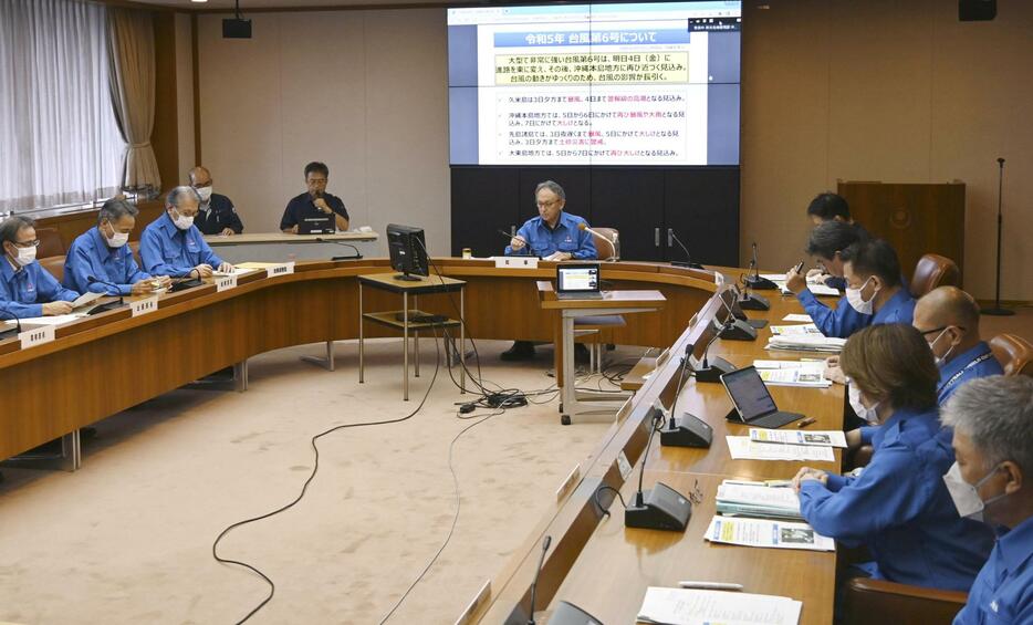 台風6号に関する沖縄県の災害対策本部会議＝3日午後、県庁