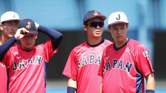 野球・大学日本代表の中島大輔選手（右）