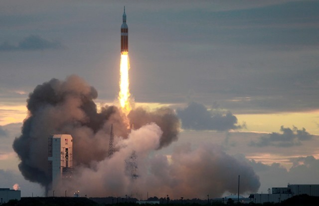 次世代宇宙船「オリオン」打ち上げ＝12月5日（ロイター/アフロ）