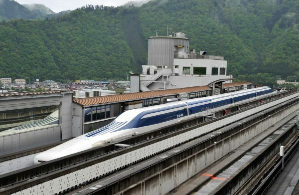 [写真]「夢の超特急」の開業が今から待ち遠しい（写真：Natsuki Sakai/アフロ）