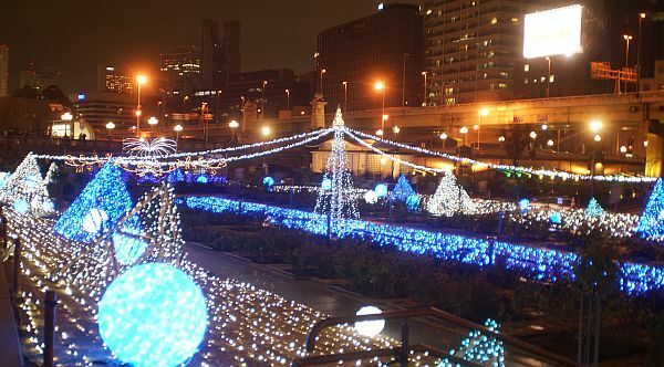 [写真]後方には梅田のビル群も見える＝大阪市北区で