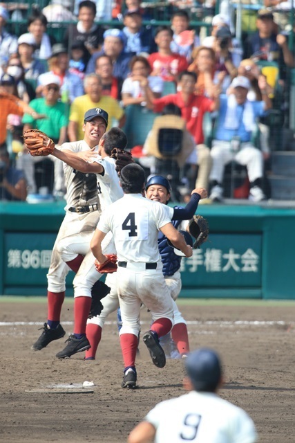 大阪桐蔭 夏の甲子園で4度目のV（岡沢克郎/アフロ）