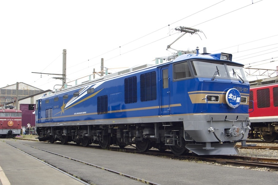[写真]EF510型電気機関車（2005年9月19日稀府～北舟岡、小山英之氏撮影）