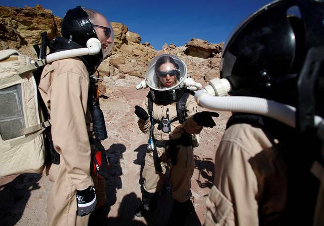 火星有人探査調査団体　米ユタ州砂漠で模擬訓練＝2013年3月2日（ロイター/アフロ）