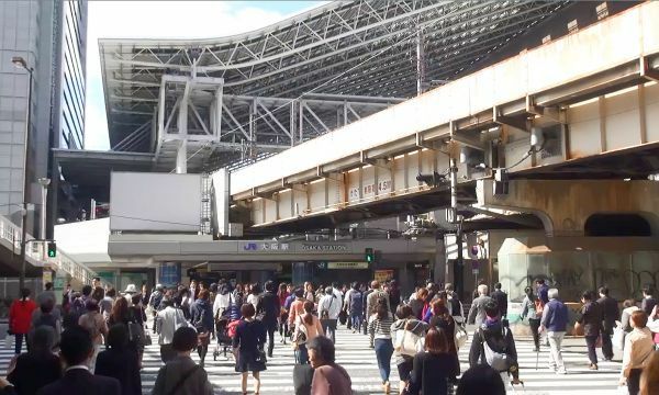 [写真]すごしやすい陽気となった大阪市内＝15日午前11時半ごろ、大阪市北区で