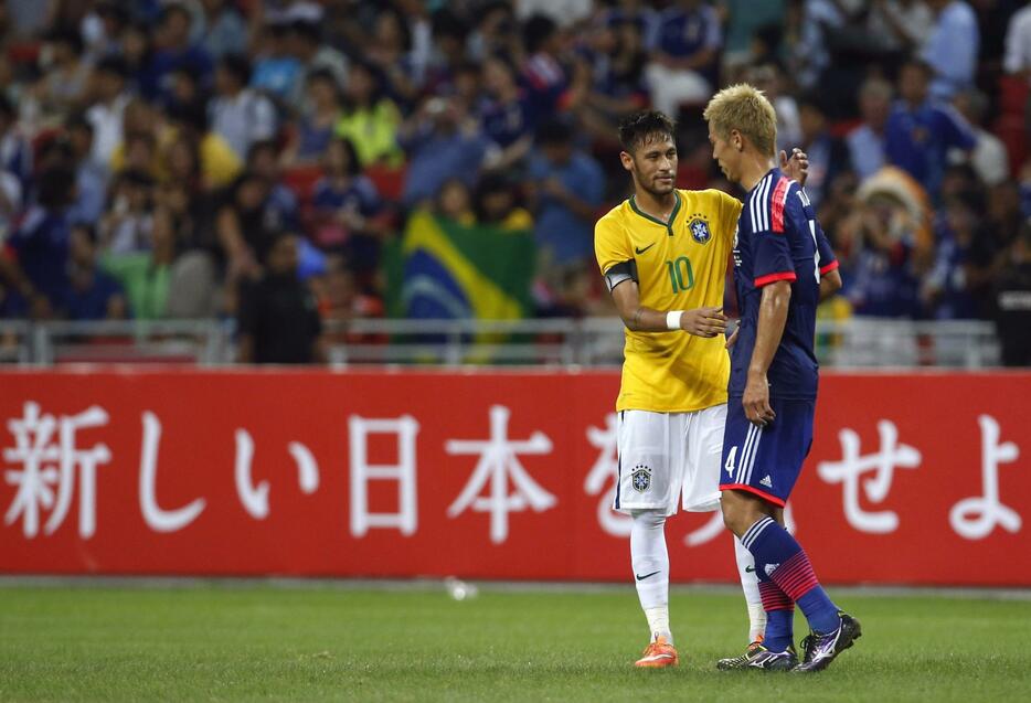 サッカーの国際親善試合で、日本はブラジルに0－4で完敗。ネイマールが4得点（ロイター/アフロ）