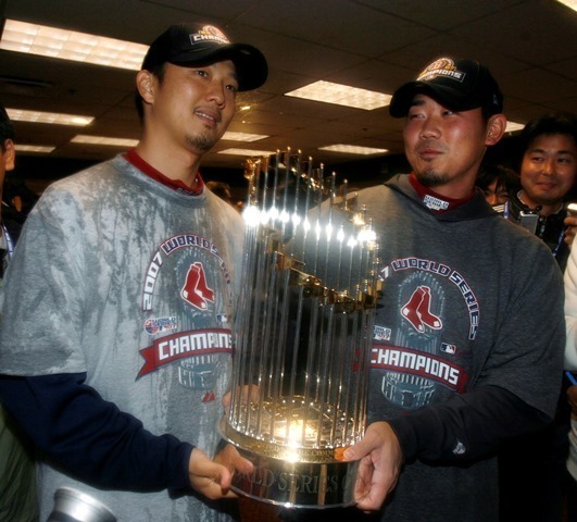 2007 MLB ワールドシリーズ 第4戦 レッドソックス、7回目の世界一＝2007年10月28日（ロイター/アフロ）