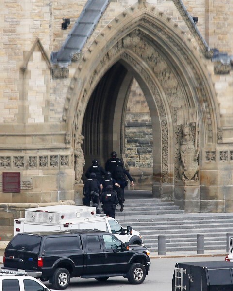 兵士1人と容疑者が死亡（ロイター/アフロ）