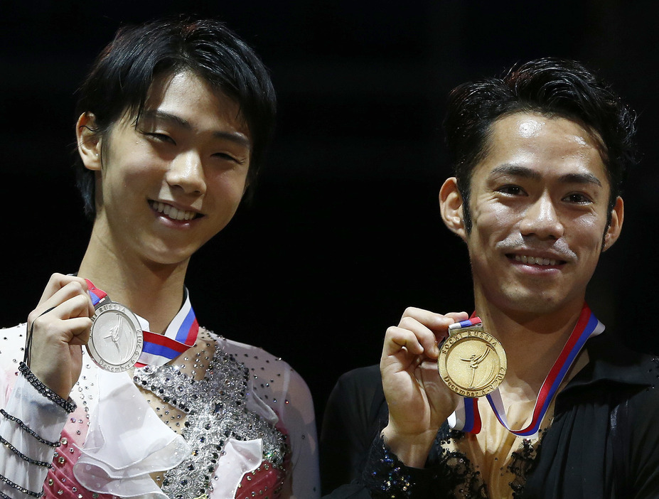 GPシリーズ ファイナル 男子 表彰式 高橋大輔、ファイナル初優勝＝2012年（ロイター/アフロ）