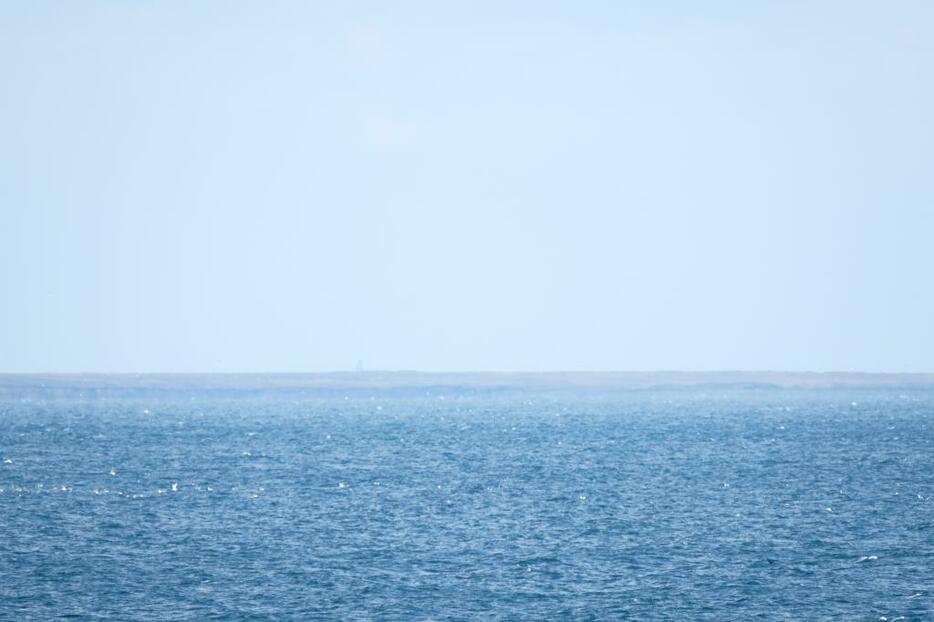 納沙布岬から見える水晶島＝11月、撮影：山本宏樹/deltaphoto