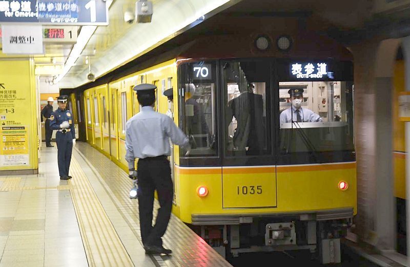 [写真]東京メトロ銀座線の1000形。工事にともなって普段は見られない行き先表示が=撮影：伊原薫