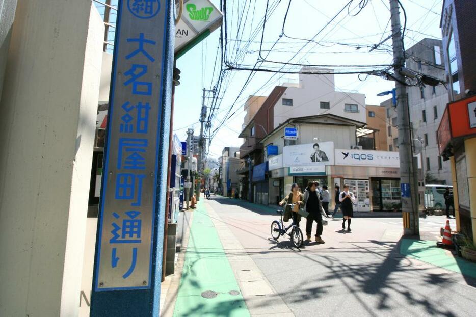 若者が集まる下町・大名（撮影：秋吉真由美）