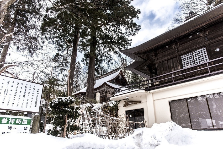 山形県天童市にある若松寺。縁結びに御利益があるとされ、多くの女性が訪れる。　写真：佐藤慧