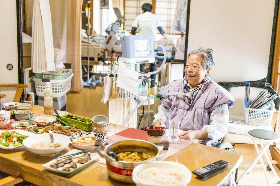 豊富な種類の食事は、全てキッチンで作られたもの　写真：佐藤慧