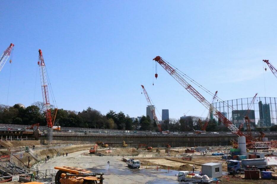 [写真]公開された新国立競技場の建設現場